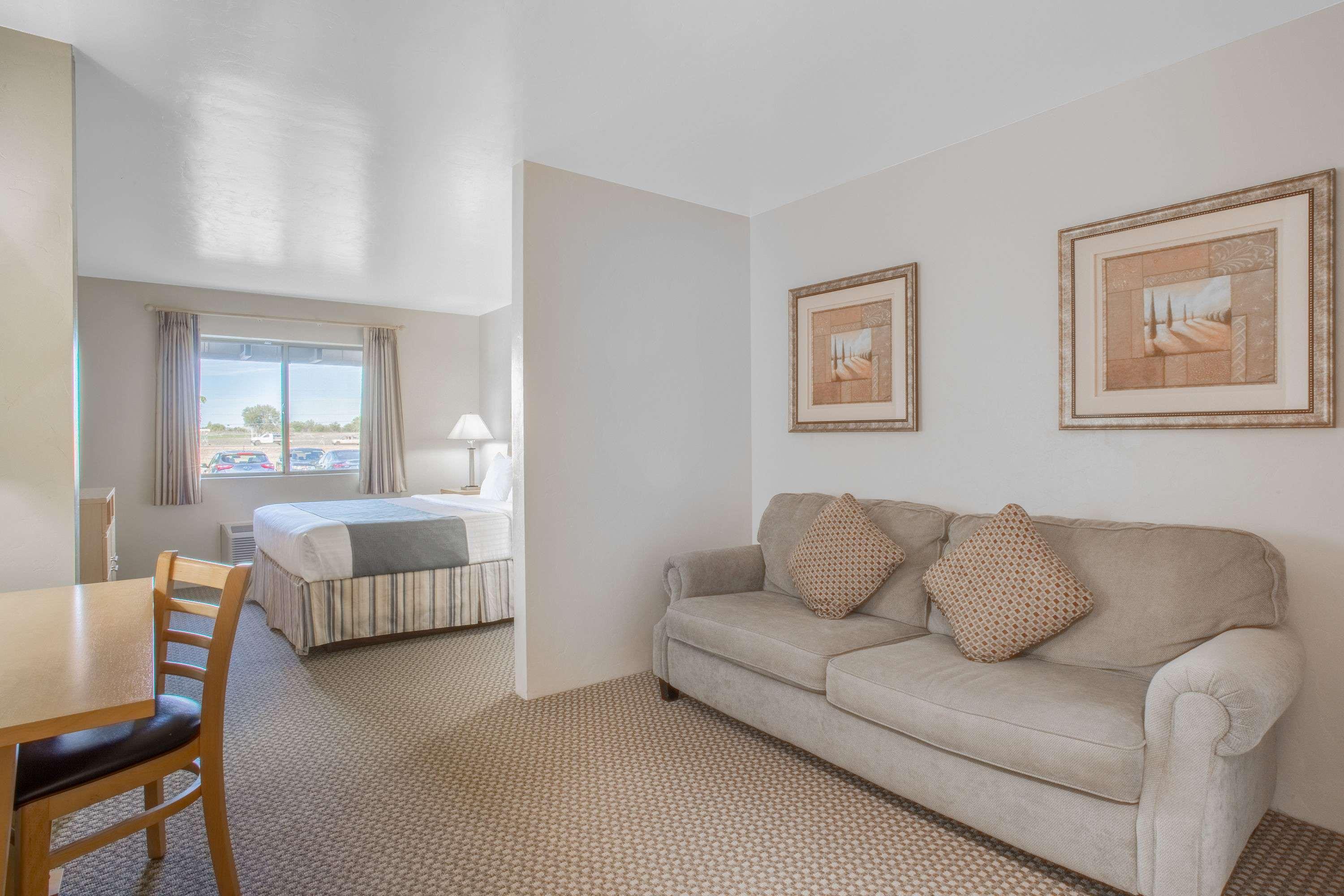 Days Inn By Wyndham Chino Valley Dış mekan fotoğraf
